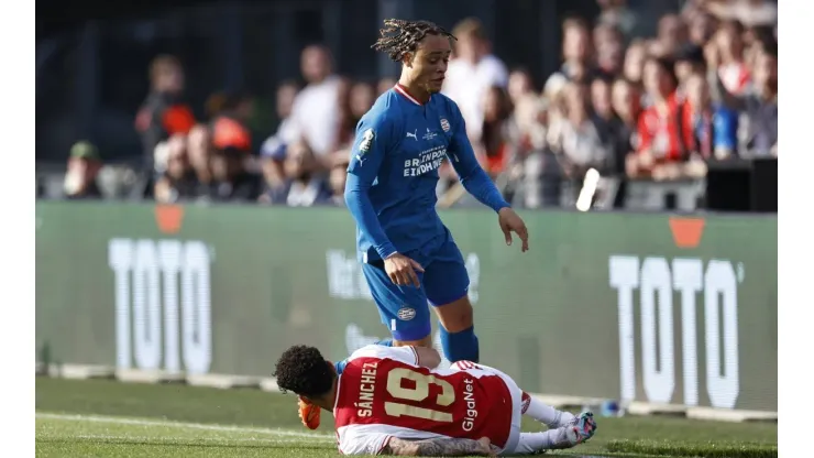 ROTTERDAM - (lr) Jorge Sanchez of Ajax, Xavi Simons of PSV Eindhoven during the TOTO KNVB Cup final between PSV and Ajax
