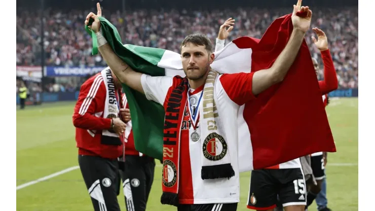 Santiago Gimenez fue ovacionado en la celebración del Feyenoord.
