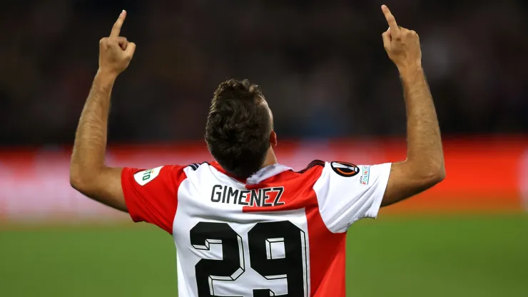 ROTTERDAM, NETHERLANDS &#8211; SEPTEMBER 15: Santiago Gimenez of Feyenoord celebrates after scoring their side's fifth goal during the UEFA Europa League group F match between Feyenoord and SK Sturm Graz at Feyenoord Stadium on September 15, 2022 in Rotterdam, Netherlands. (Photo by Dean Mouhtaropoulos/Getty Images)
