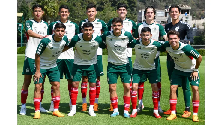 La Selección México Sub 23 se presenta ante España.
