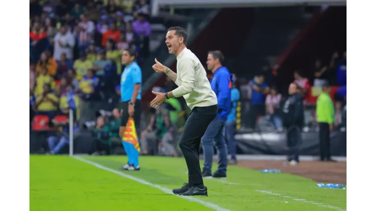 Fernando Gago apunta contra el árbitro Fernando Hernández
