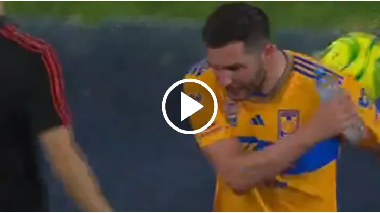 Lo que nadie vio: el fuerte reclamo de Gignac a Siboldi tras salir del Rayados vs. Tigres
