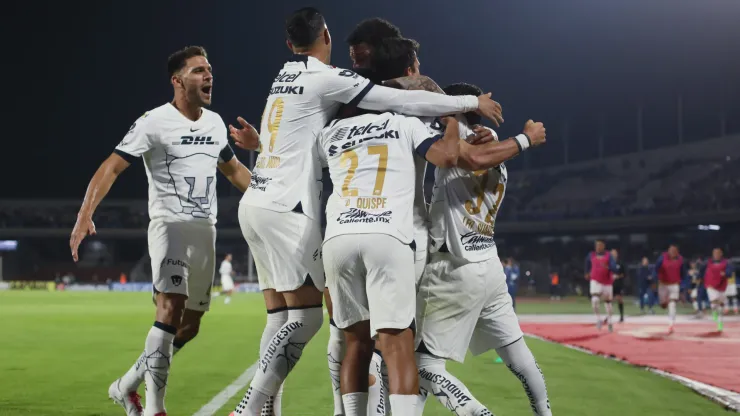 Los jugadores de Pumas UNAM, a puro festejo.
