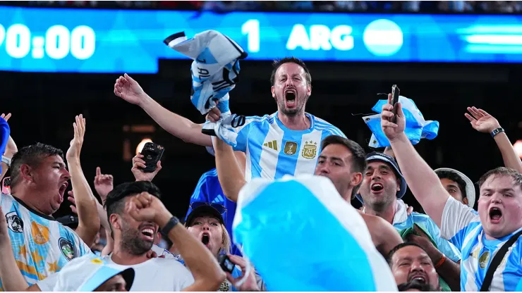 Los hinchas argentinos, convencidos del rival que desean.
