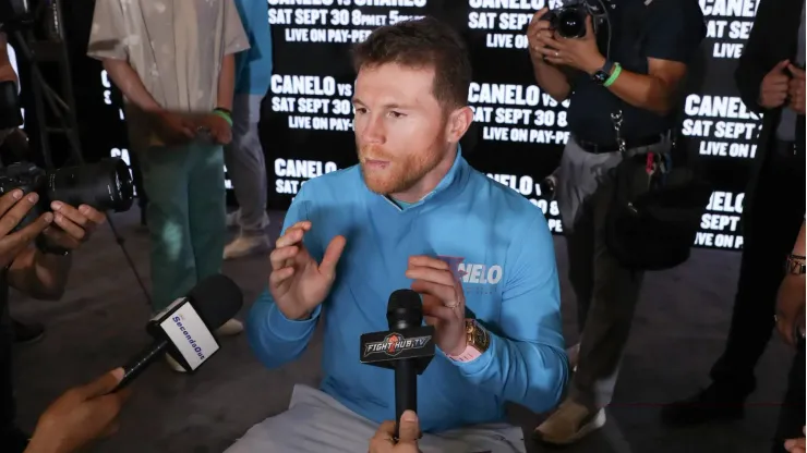 Canelo Álvarez estuvo junto a Jorge Masvidal en la previa de su pelea
