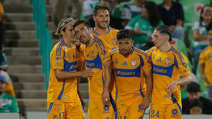 Los jugadores de Tigres, a puro festejo.
