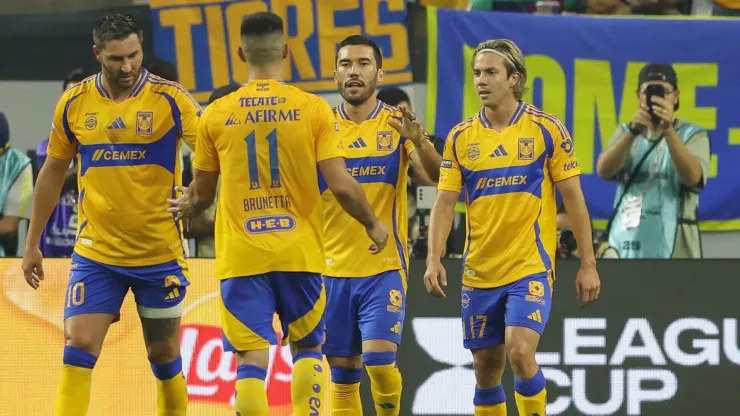 Los jugadores de Tigres, a puro festejo.
