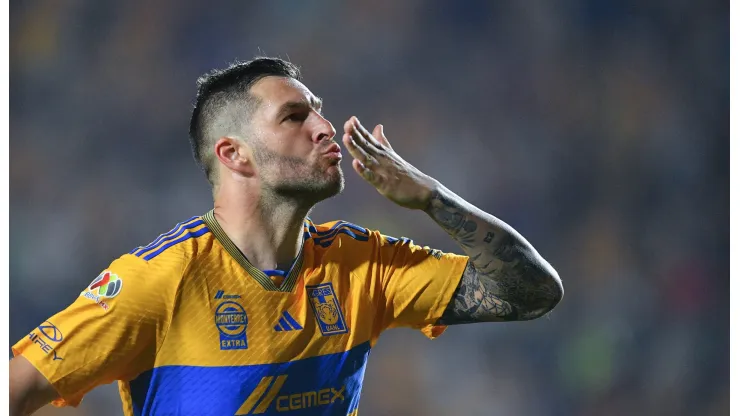 André-Pierre Gignac acumula 215 goles en 392 partidos en Tigres UANL. 
