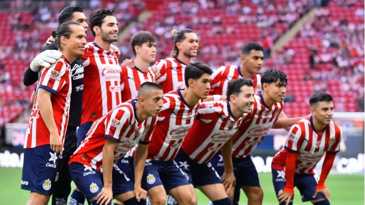 La afición de Chivas apuntó contra un jugador
