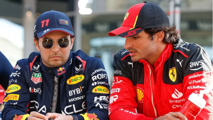 Checo Pérez y Carlos Sainz chocaron en el GP de Azerbaiyán
