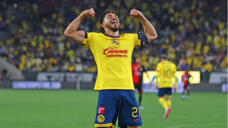 Henry Martin ya es el cuarto máximo goleador de América
