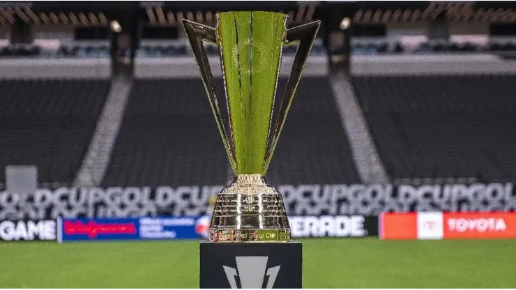 El trofeo de la Copa Oro, que hoy pertenece a México.
