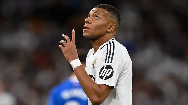 Mbappé festeja un gol de Real Madrid.
