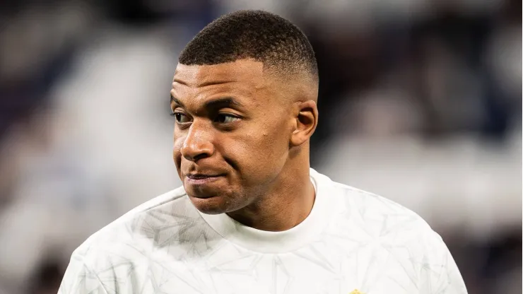 Kylian Mbappé no está desde el inicio con el Real Madrid
