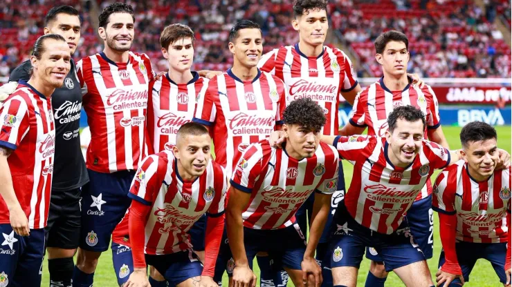 La afición de Chivas reclama por un entrenador particular
