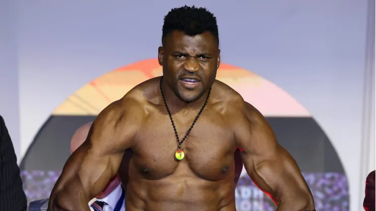 Francis Ngannou vuelve a las artes marciales mixtas y debuta en una nueva empresa.
