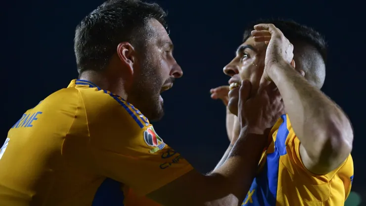 Gignac y Brunetta, a puro festejo de gol.
