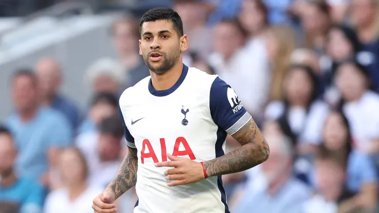 Cristian Romero, afuera del once titular de Tottenham.
