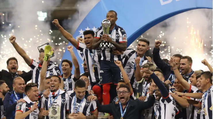 Un ídolo de Rayados podría dirigir en el futbol de Argentina 
