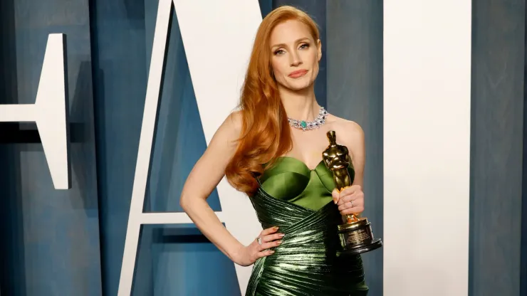 Jessica Chastain attends the 2022 Vanity Fair Oscar Party hosted by Radhika Jones. 
