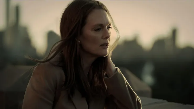 Julianne Moore in "Sharper" 
