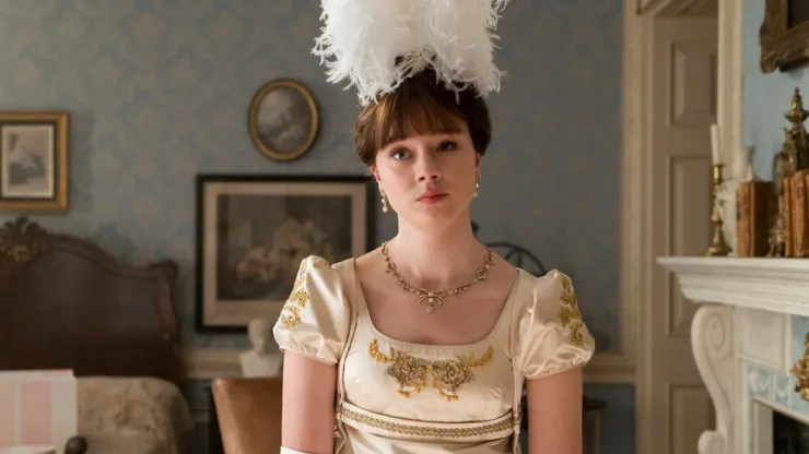 Claudia Jesse as Eloise Bridgerton
