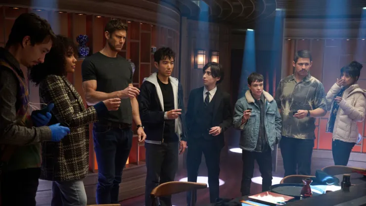 Elliot Page, Robert Sheehan, Tom Hopper, David Castañeda, Justin H. Min, Ritu Arya, Aidan Gallagher and Emmy Raver-Lampman in The Umbrella Academy.
