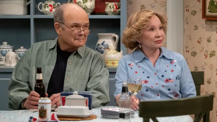 Kurtwood Smith and Debra Jo Rupp in That '90s Show.
