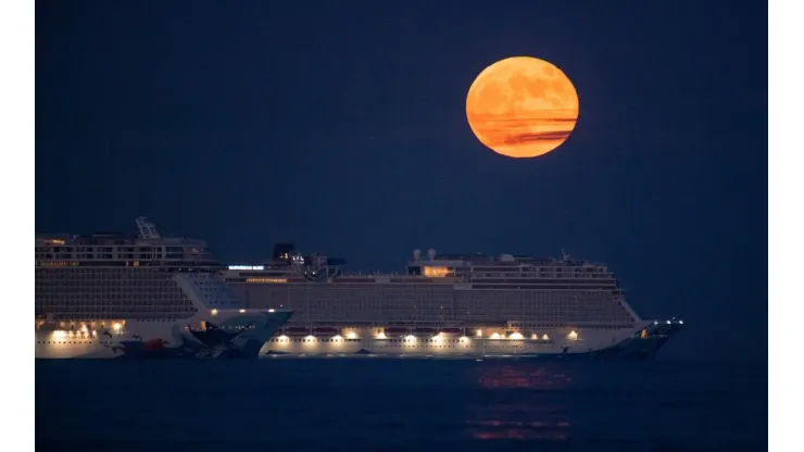 Luna Llena en Acuario: así te afectará según tu carta natal