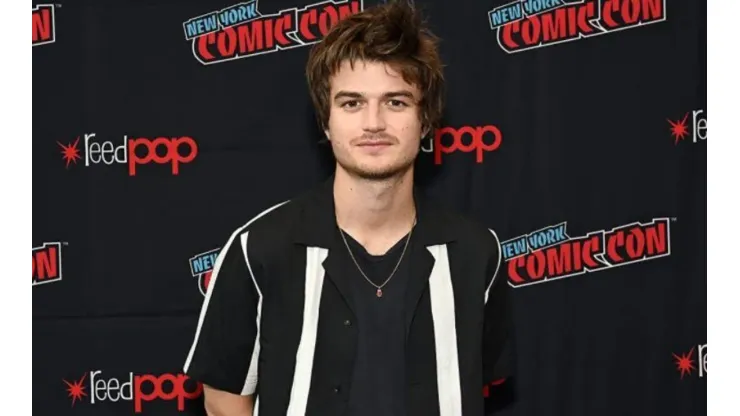 Joe Keery reveló que no lava su cabello y se convirtió en tendencia
