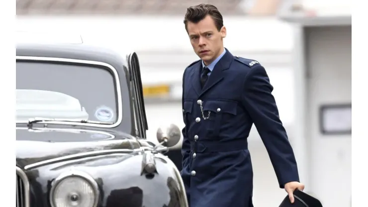 Harry Styles protagonizará My Policeman con Emma Corrin
