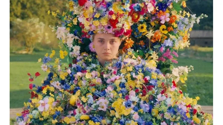 Florence Pugh protagoniza Midsommar.
