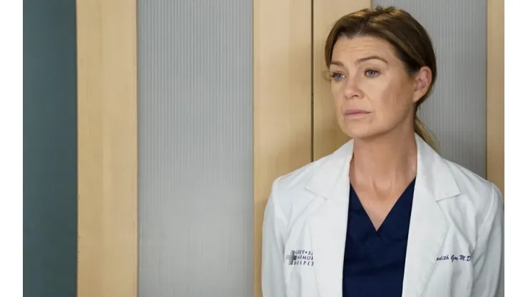 Ellen Pompeo protagoniza Grey's Anatomy.
