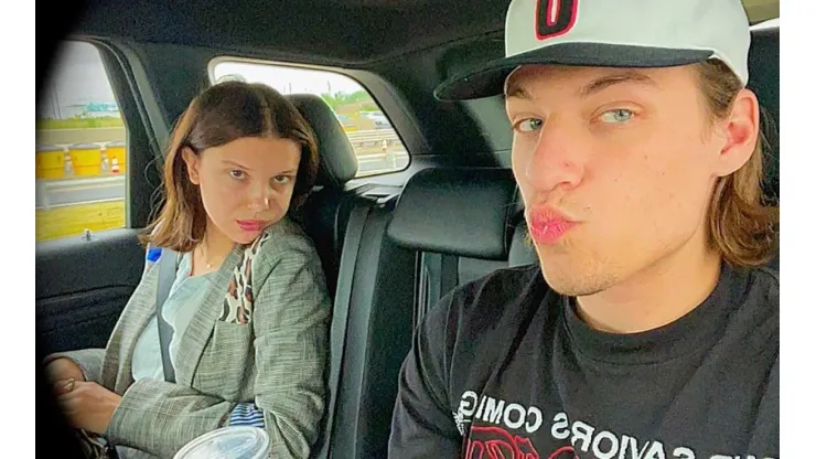 El novio otaku de Millie Bobby Brown.
