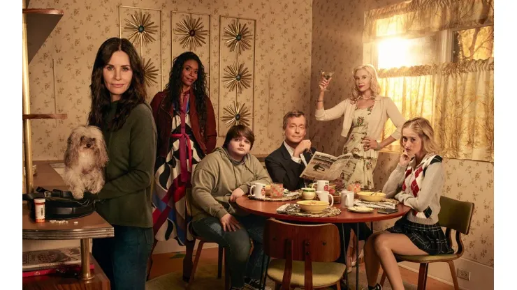 Shining Vale está protagonizada por Courteney Cox y Greg Kinnear.
