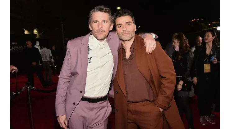 Ethan Hawke y oscar Isaac
