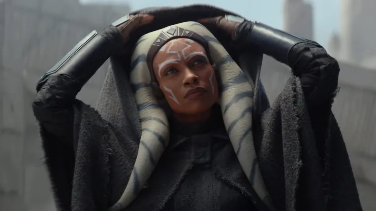 Rosario Dawson protagoniza Ahsoka.
