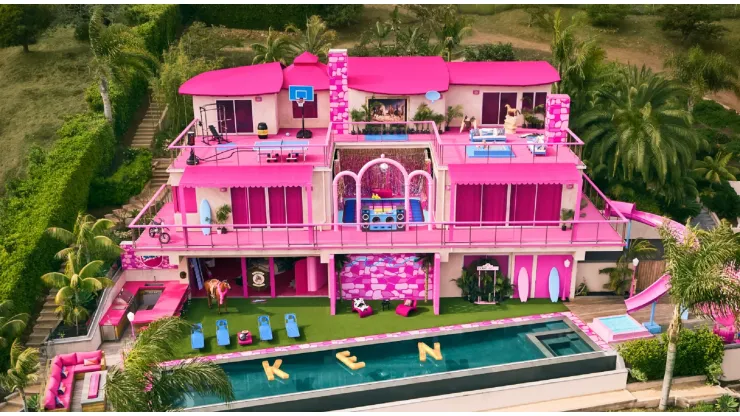 Así es la casa de Barbie.
