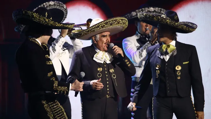 Vicente Fernandez está en el top 5.
