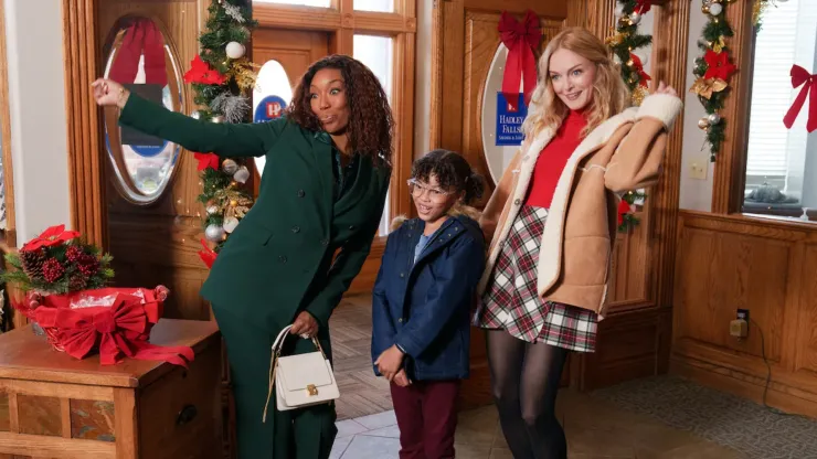 Heather Graham, Brandy Norwood y Madison Skye Validum en Mejor Navidad ¡Imposible!
