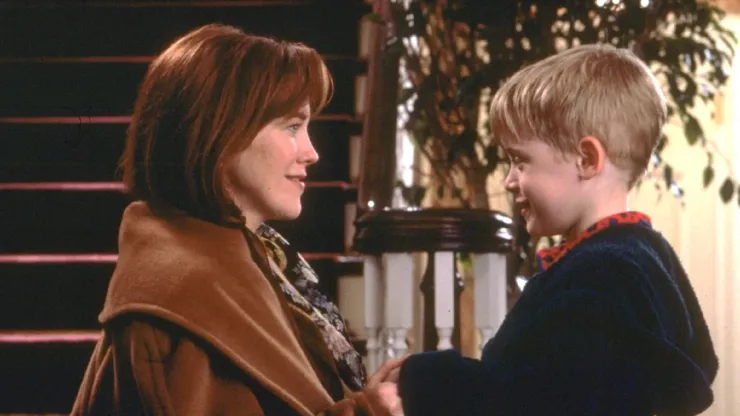 Macaulay Culkin y Catherine O'Hara, protagonistas de Home Alone.
