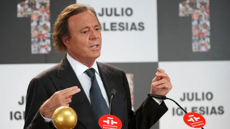 Julio Iglesias opinó sobre sus memes.
