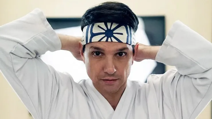 Ralph Macchio (Daniel LaRusso) vuelve a ser el protagonista.
