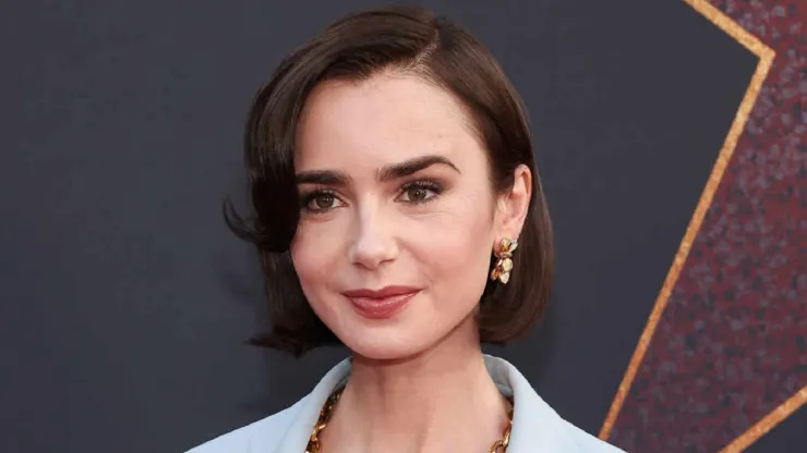 Lily Collins, protagonista de Emily In Paris en Netflix.
