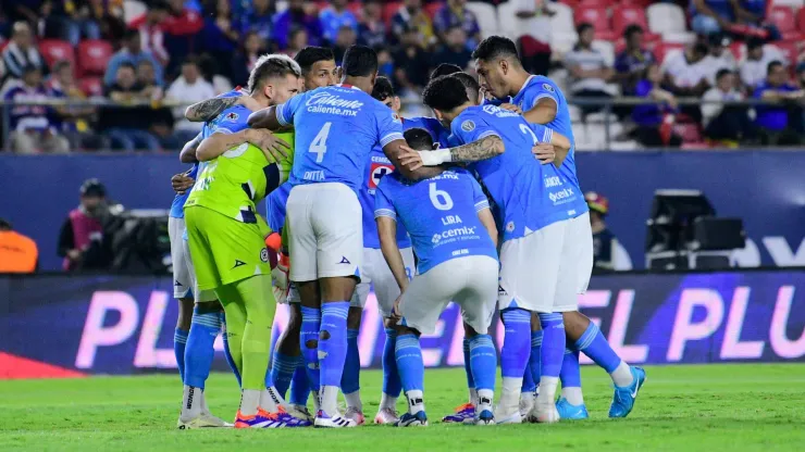 Cruz Azul prepara su duelo ante Chivas.
