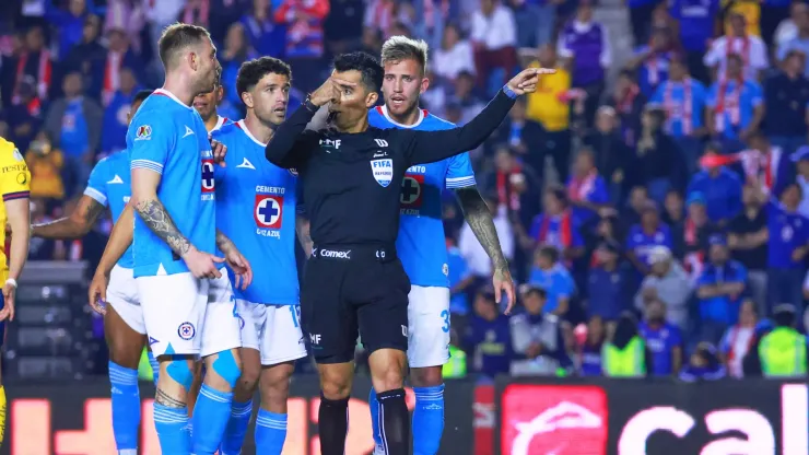 América tuvo varias polémicas que perjudicaron a Cruz Azul.
