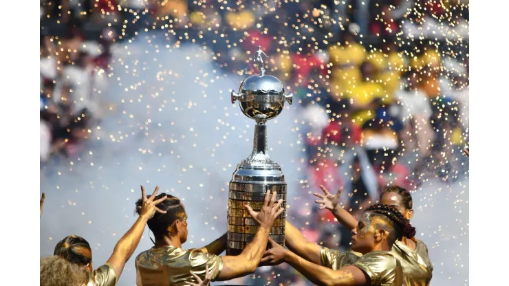 2KA24HY Taca da Copa Libertadores, e vista momentos antes da partida entre Flamengo e Athletico, pela Final da Copa Libertadores 2022, no Estadio Monumental Isidro Romero Carbo neste sabado 29.
