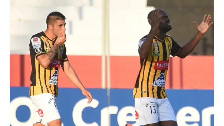 Adolfo Machado hizo gol en la Libertadores