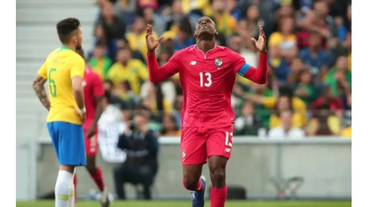 Panamá consigue histórico empate contra Brasil