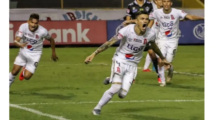 Alianza derrotó a Tauro por 2 goles a 0